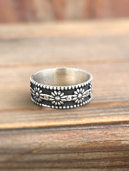 Sterling Silver Ring, Daisies and Dots